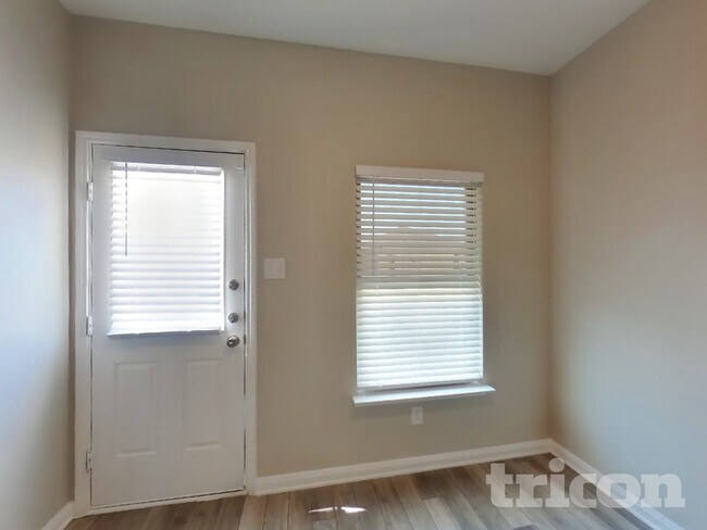 Building Photo - 206 Lewis Ln