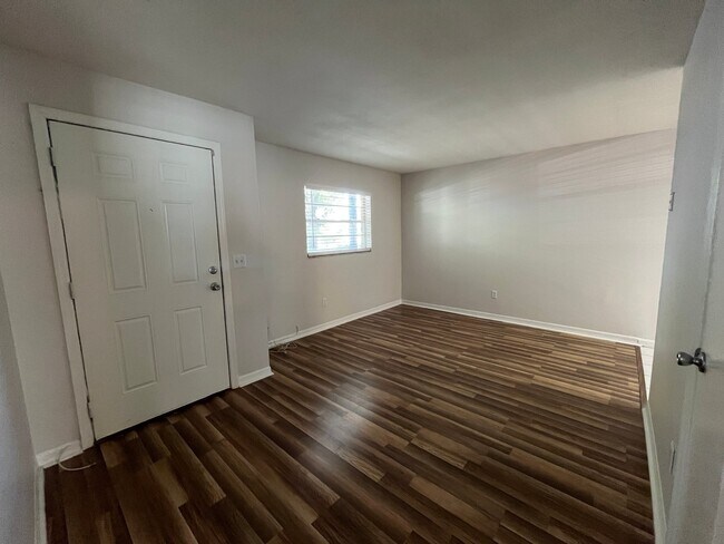 Foto del edificio - 310 S Orleans Ave