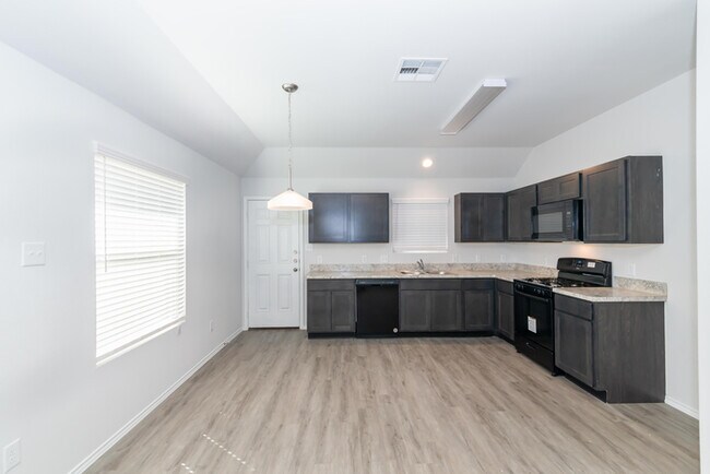 Foto del edificio - 8710 Lar Ree Oaks Cir