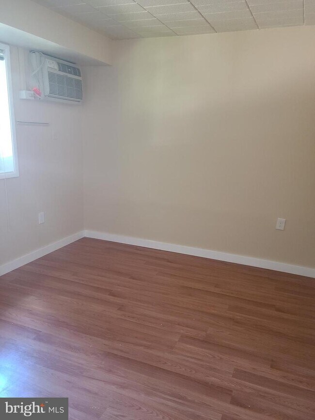 Building Photo - 3113 Naylor Rd SE