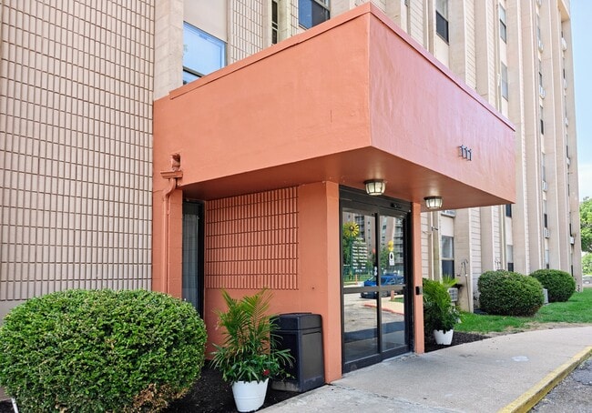 Building Photo - Riverview Apartments