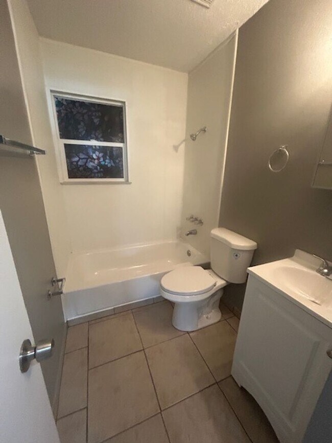 Building Photo - LIMITED TIME***1/2 OFF DEPOSIT**