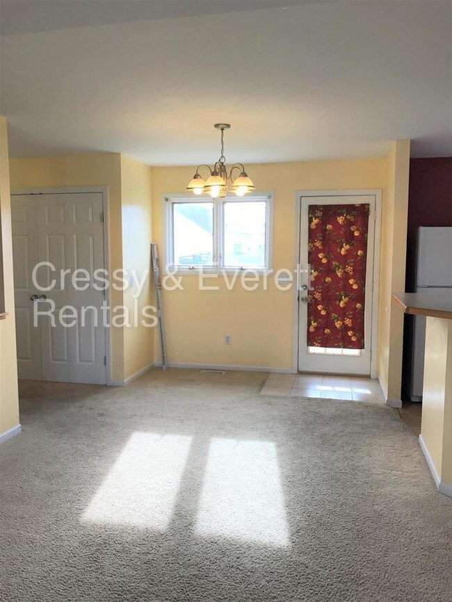 Building Photo - 11070 Golden Pheasant Dr