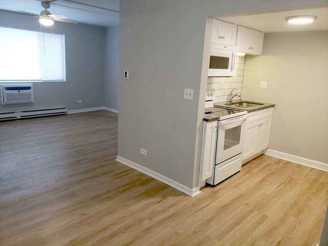 Building Photo - 329 Kimbell Ave