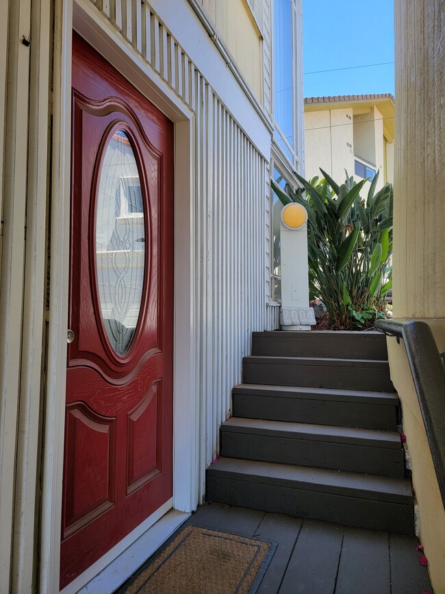 Front Door - 7004 Loyal Trl