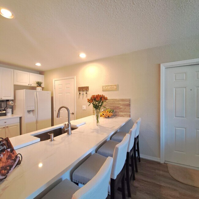 Foto del edificio - 1747 N Dovetail Dr