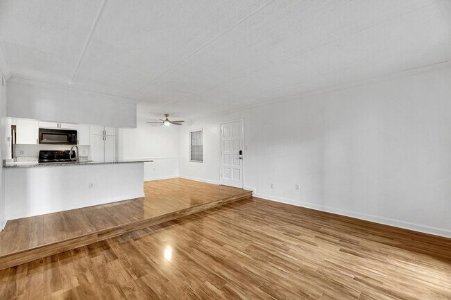 Foto del edificio - 5304 W Kennedy Blvd