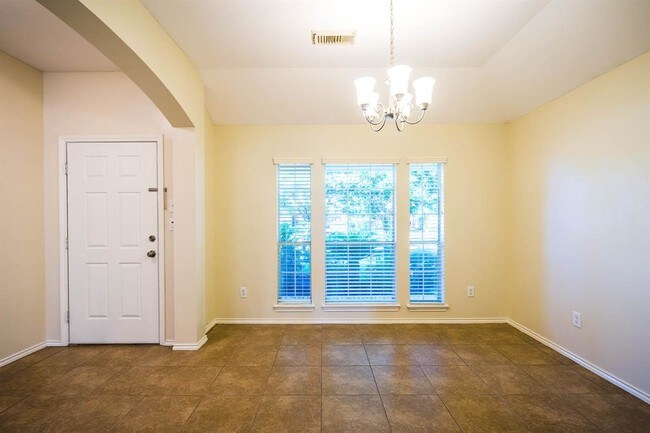 Building Photo - 2904 Fountain Brook Ct