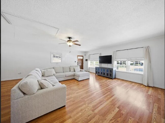 Building Photo - 311 Lockner Rd