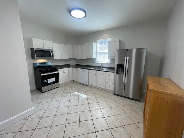 Foto del edificio - 92 Hyde Park Ave