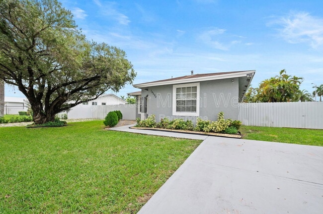 Foto del edificio - 14290 SW 287th St