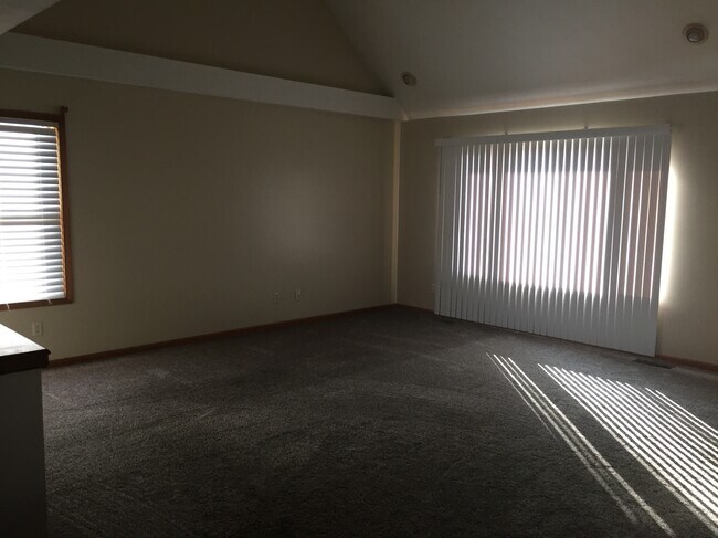 Foto del edificio - 579 Foxcross Dr