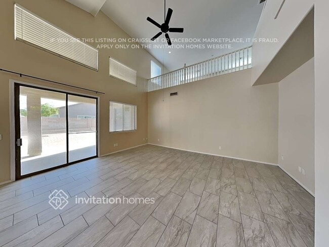 Foto del edificio - 8787 W Augusta Ave