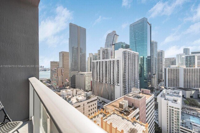 Foto del edificio - 151 SE 1st St