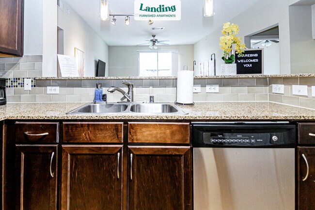 Foto del edificio - 7373 Valley View Ln