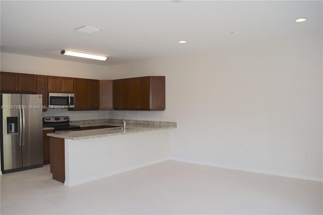 Foto del edificio - 8472 W McNab Rd