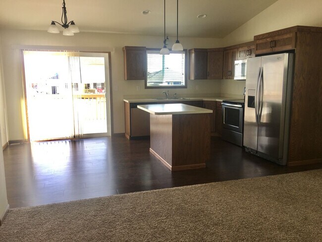 Foto del edificio - 3 bed, 2 bath twinhome in Deer Creek
