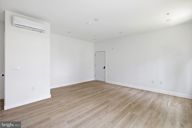 Photo - 613 N Brooklyn St-7 Apartment