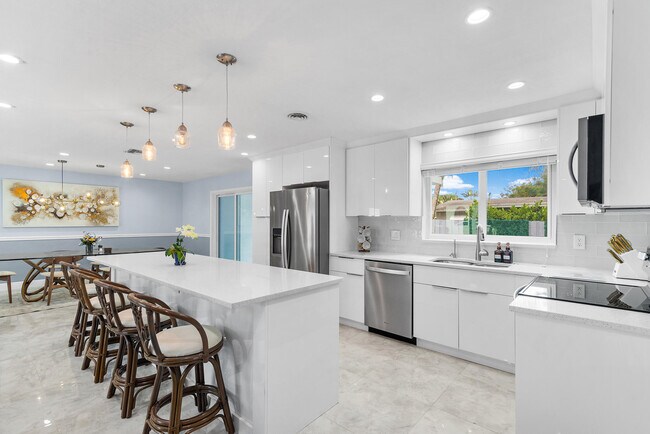 Foto del edificio - 904 SE 13th Ct