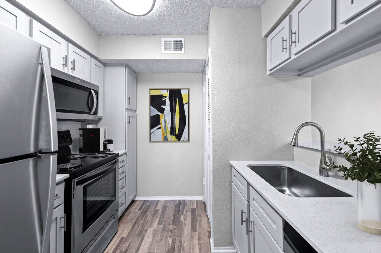 The Ashton Apartments in Irving, TX