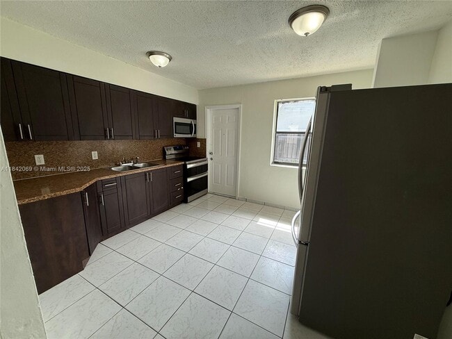 Foto del edificio - 2146 NW 18th Terrace