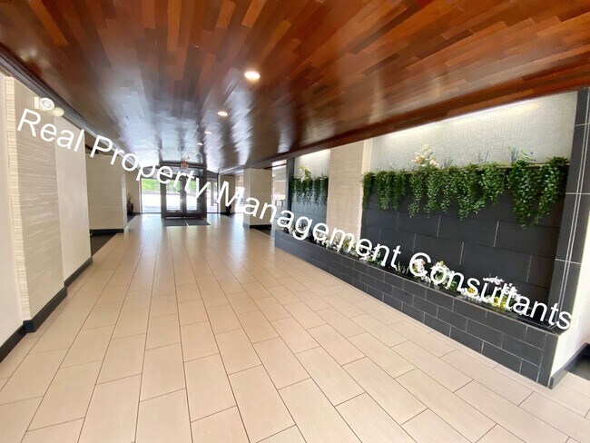 Building Photo - The Manhattan Luxury Living