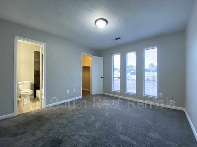 Building Photo - 2408 Talmadge Place (Cordova)
