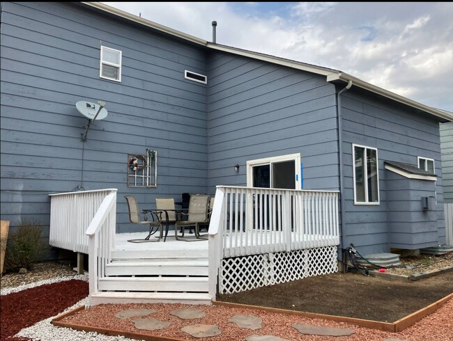 Building Photo - 1565 Gumwood Dr