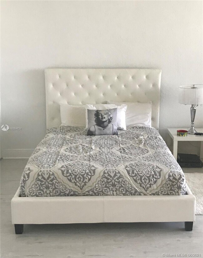 Foto del edificio - 1500 Bay Rd