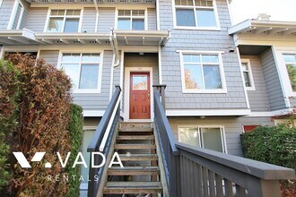 Building Photo - 15236-15236 36 Ave