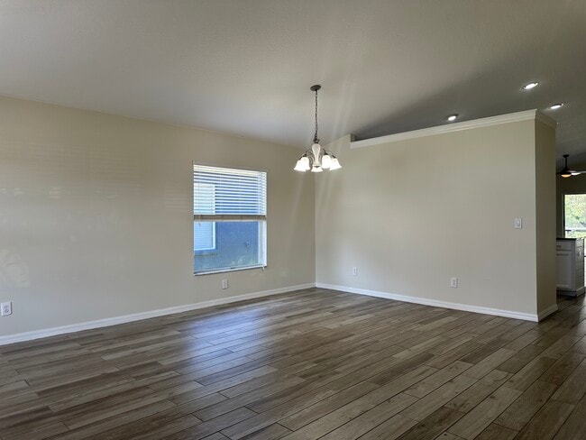 Foto del edificio - 3145 Dunstable Dr