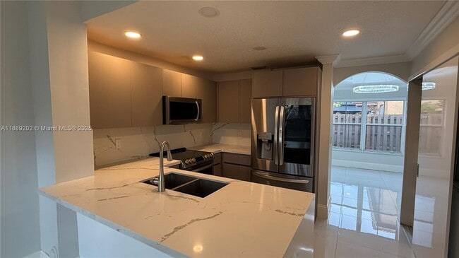 Foto del edificio - 8480 NW 139th Ln