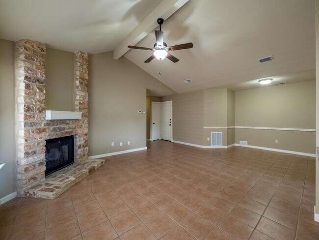 Building Photo - 16829 Whitebrush Loop