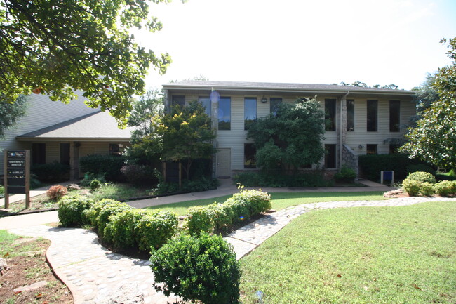 Building Photo - 1019 Waterwood Pkwy Suite C