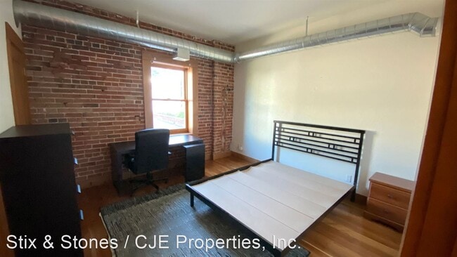 Building Photo - 3 br, 2.5 bath House - 1465 S. Pearl St #6
