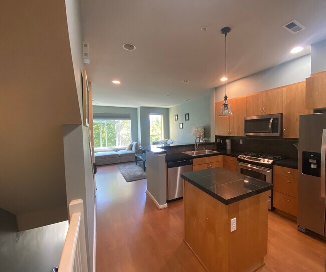 Building Photo - 91 Cougar Ridge Rd NW