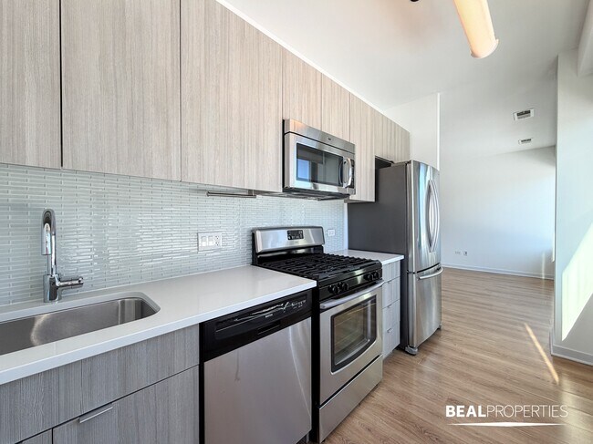 Foto del edificio - 548 W Webster Ave