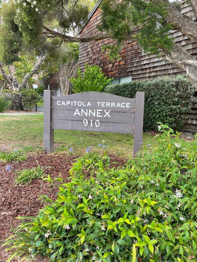 Primary Photo - 910 Capitola Ave
