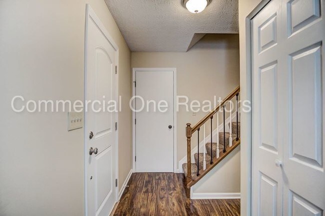 Building Photo - Gorgeous 3 Bedroom Home in Worthington