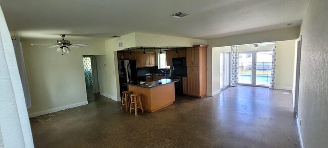 Foto del edificio - 4330 SW 10th St