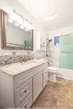 Building Photo - 402 NE 63rd Ave