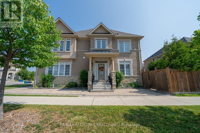 Building Photo - 349 W Lawn Cres