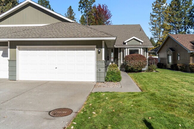 Building Photo - 1605 E 33rd Ave