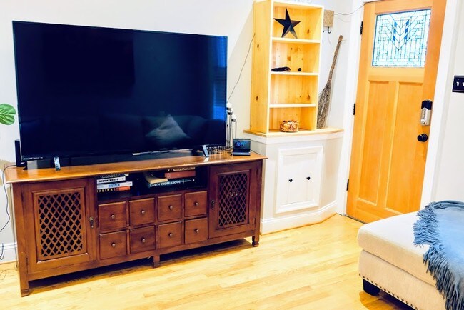 Foto del edificio - 1668 Kramer St NE