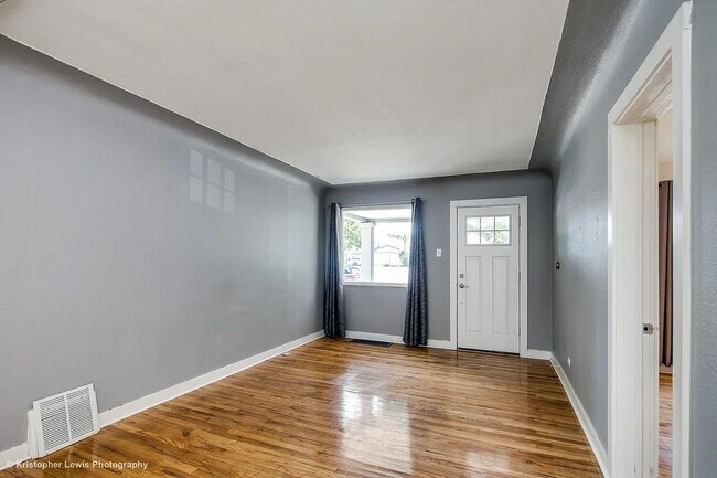 Foto del edificio - Historic Highlands Gem: Modern Comforts in a Sought-After Neighborhood!