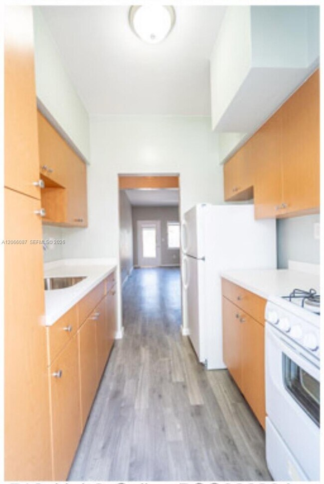 Foto del edificio - 710 Meridian Ave