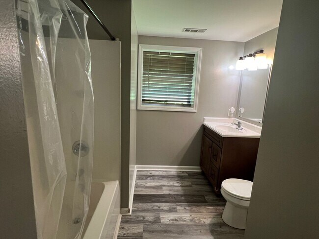 Foto del edificio - Charming 3 Bed/ 2 Bath Ranch Home Located ...