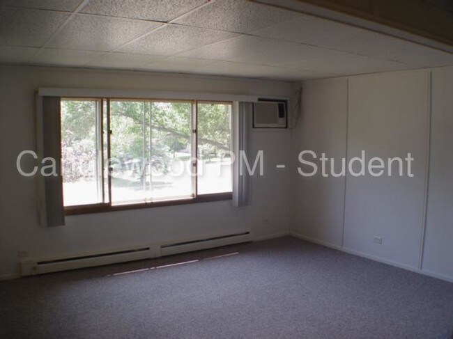 Building Photo - 2 Bedroom Apartment Available August 1, 2020!