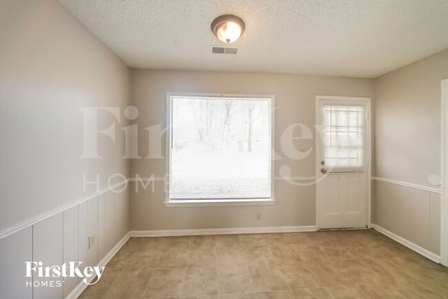 Building Photo - 6704 Amersham Dr