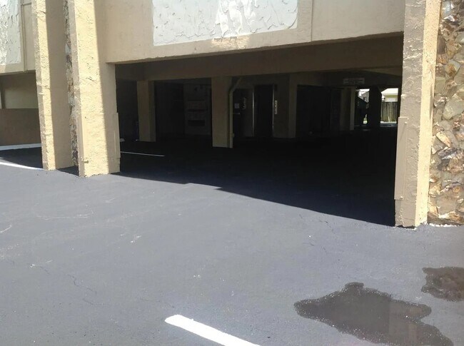 Foto del edificio - 7901 Johnson St